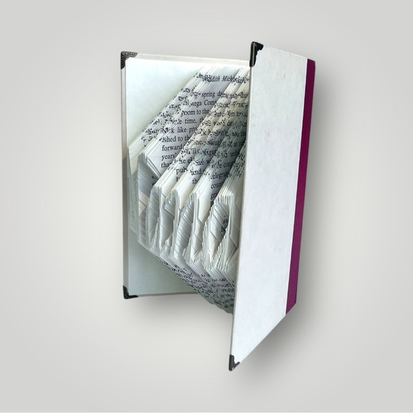 𝑯𝒂𝒏𝒅𝒎𝒂𝒅𝒆 “Nana” Book Folding 🎁 - Picture 3 of 14